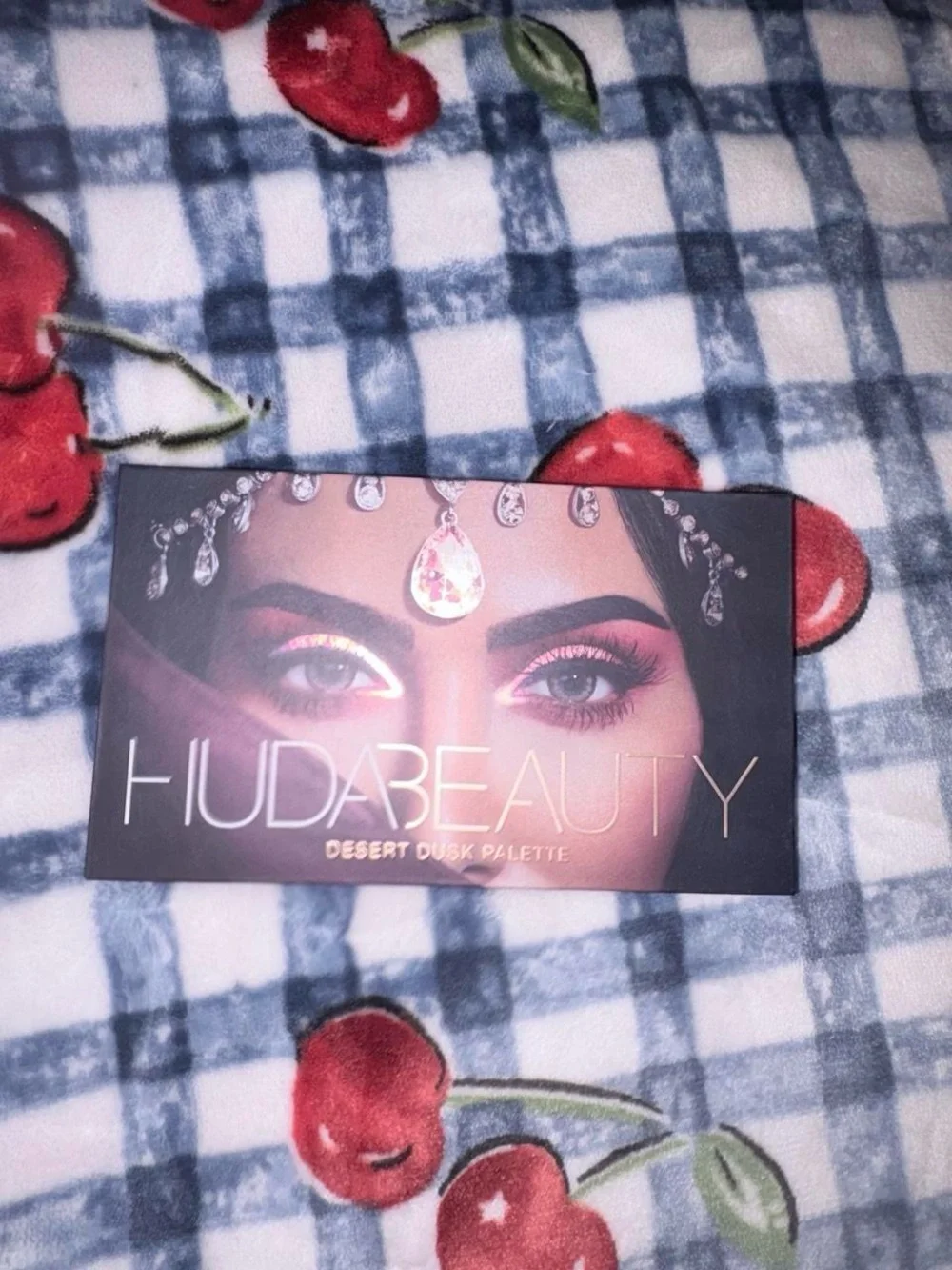 HUDA BEAUTY Desert Dusk Eyeshadow Palette - Pink, Purple & Gold Accents